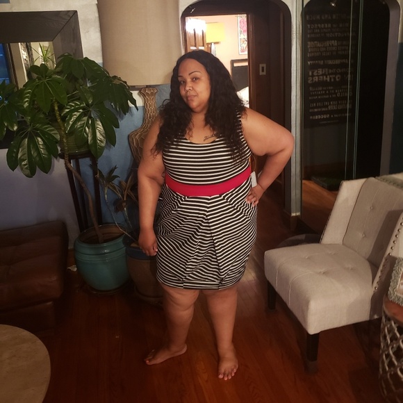 Forever 21 Dresses & Skirts - Forever 21 stripe dress with red bow